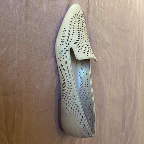 Gianni Bini Flats - Picture 2 of 2